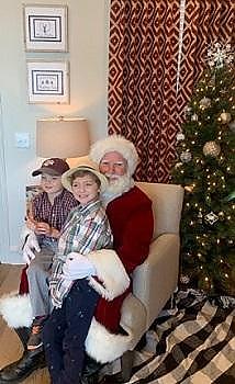 It's Christmas Time in Mission Ranch